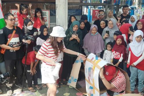 Ikut Lomba 17 Agustus, Ayah Ayu Ting Ting Tubuhnya Nyusruk ayu ting ting