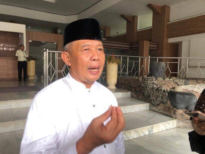 Sekda Bakal Evaluasi Lokasi Pengadaan Lahan untuk SMPN 4 Citeureup yang Lokasinya di Bawah Sutet SMPN 4 Citeureup