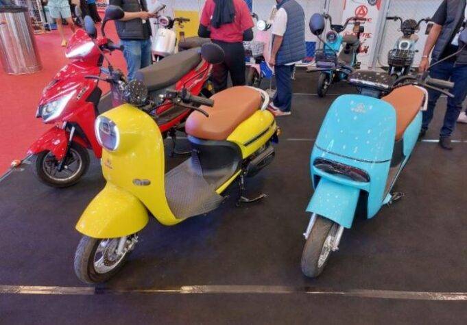 Hanya dengan Uang 5 Jutaan, Anda Sudah Bisa Bawa Pulang Motor Ini di Program 1 KTP 1 Motor Listrik Subsidi