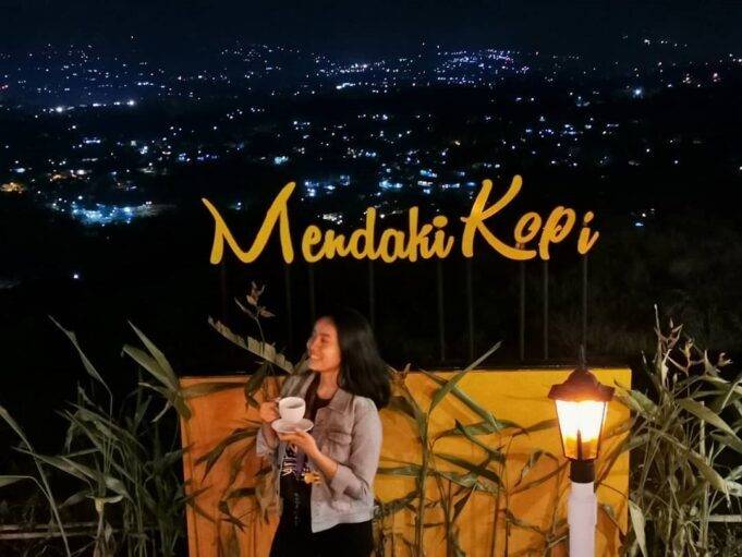 Ini Tiga Cafe di Cijeruk yang Bisa Menikmati Menunya yang Menggiurkan Sambil Melihat Keindahan Gunung Salak Cafe di Cijeruk