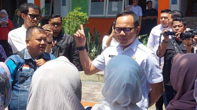 Bima Arya Memberhentikan Kepsek SD yang Pecat Guru Pelapor Pungli Kepsek SD