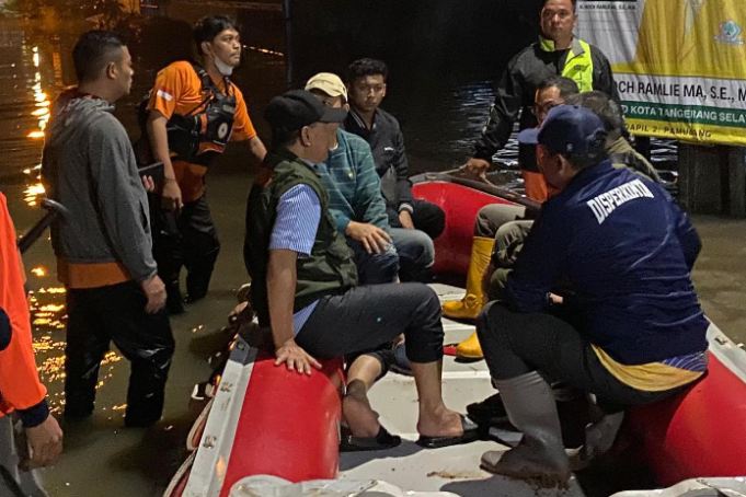 Kacau, Paket Bantuan untuk Warga Tangsel Sudah Kedaluwarsa