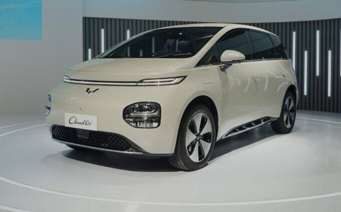 Wuling Tampilkan Eksterior dan Interior Cloud EV Pertama Kali ke Publik di IIMS 2024