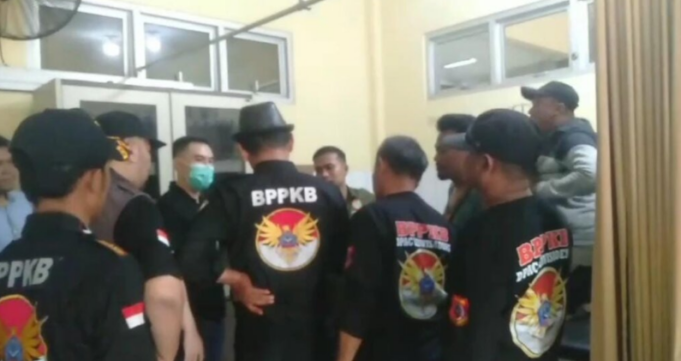 Ormas Ancam Petugas Medis Puskesmas Kabupaten Bogor Pakai Golok, Begini Jalan Ceritanya