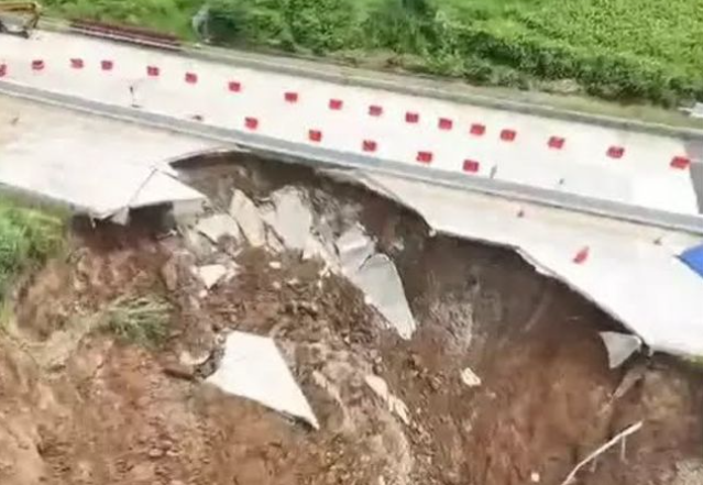Tol Bocimi longsor (dokumen istimewa)