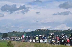 Vespa World Days 2024 Dihadiri 30 Ribu Pencinta Vespa dari 55 Negara