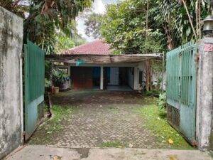 Rumah di Jalan Kemang V No.12, Mampang Prapatan, Jakarta Selatan, milik Djohan Effendi, yang diambil alih oleh sindikat mafia tanah melalui jual beli bodong.