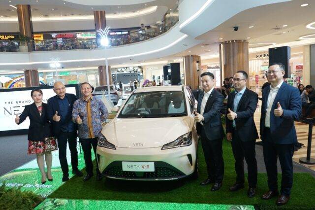 Peluncuran Neta V-II di Indonesia