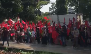 Warga Desa Nanggung Gelar Aksi di Kantor ATR/BPN Cibinong, Tolak Perpanjangan HGU Milik HI Warga Desa Nanggung, Cisarua, Kabupaten Bogor, menggelar aksi di depan kantor ATR/BPN Cibinong, pada Senin (6/5/2024).