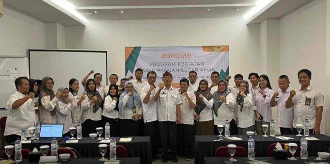 Wujudkan Ketahanan Pangan, DKP Kabupaten Bogor Gelar Sosialisasi Program Pasar Segar Aman Dinas Ketahanan Pangan (DKP) Kabupaten Bogor menggelar sosialisasi program kegiatan pasar pangan segar aman, yang berlangsung di JP Apartemen, pada Rabu 15 Mei hingga Jum’at, 17 Mei 2024.