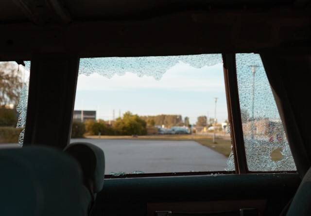Dana Desa Cibodas Rumpin Kabupaten Bogor Rp324 Juta Dicuri dengan Modus Pecah Kaca Mobil Ilustrasi (Karl Hornfeldt / Unsplash)