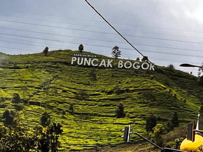 Pembongkaran Lapak Pedagang Tahap 2 di Puncak Digelar 25 Agustus Kawasan Puncak, Kabupaten Bogor. (Tomy T. / Narasi Time)