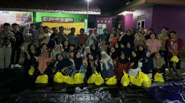DPD Pemuda Kiara gandeng Yayasan Ibu Sina dan LBH Lingkar Hukum untuk memberi beasiswa dan bantuan hukum gratis kepada SMP hingga SMK keluarga duafa. DPD Pemuda Kiara gandeng Yayasan Ibu Sina dan LBH Lingkar Hukum untuk memberi beasiswa dan bantuan hukum gratis kepada SMP hingga SMK keluarga duafa.