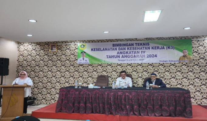 Dinas Perdagangan dan Perindustrian Kabupaten Bogor Gelar Kegiatan Bimbingan Teknis Keselamatan dan Kesehatan Kerja (K3) Bidang Industri Dinas Perdagangan dan Perindustrian Kabupaten Bogor mengadakan Kegiatan Bimbingan Teknis Keselamatan dan Kesehatan Kerja (K3) Angkatan IV tahun anggaran 2024.