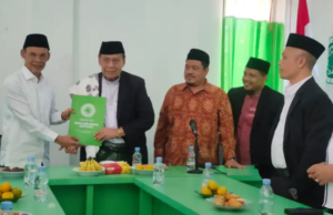 Ketua MUI KH. A Mukri Aji Doakan Jaro Ade Menang di Pilkada Kabupaten Bogor 2024 Jaro Ade mendatangi kantor MUI Kabupaten Bogor di Cibinong, pada Rabu (31/7/2024).