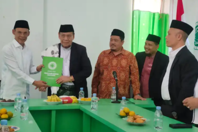 Jaro Ade mendatangi kantor MUI Kabupaten Bogor di Cibinong, pada Rabu (31/7/2024). Jaro Ade mendatangi kantor MUI Kabupaten Bogor di Cibinong, pada Rabu (31/7/2024).