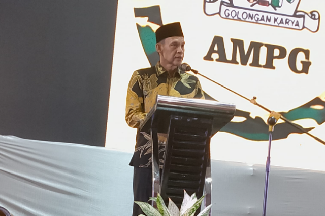 Jaro Ade di acara Rapat Akbar Relawan di Stadion Pakansari, Cibinong, Kabupaten Bogor.