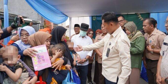 Tekan Kasus Stunting, Pj Bupati Bogor Berikan Makanan Bergizi Kepada Anak dan Ibu Hamil