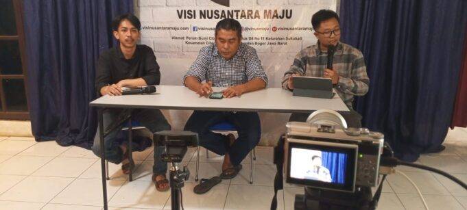 Elektabilitas Rudy Susmanto Naik Jelang Pendaftaran Cabup Bogor Versi LS-Vinus, Bagaimana Nasib Jaro Ade? Lembaga Study Visi Nusantara (LS-Vinus) rilis hasil survei calon Bupati Bogor. (Narasi Time)
