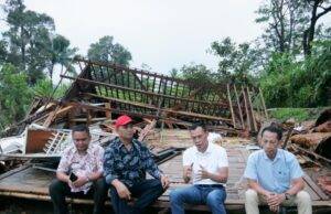 Hati Jaro Ade Tergerak, Beri Bantuan Korban Bencana Alam di Cibungbulang Hingga Puluhan Juta
