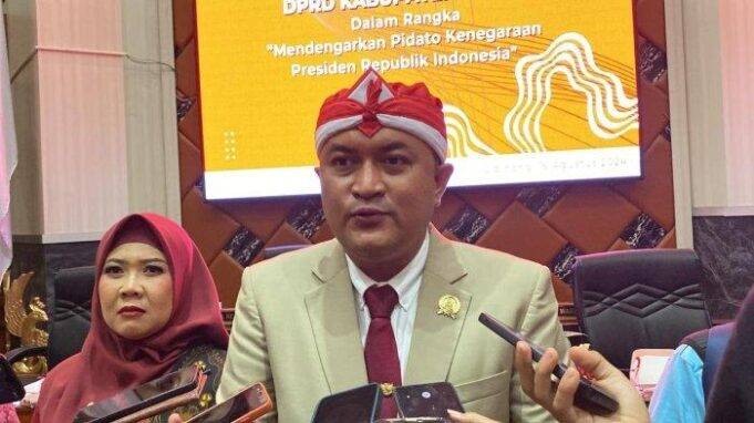 Pada Rapat Paripurna Istimewa dalam Rangka HUT RI Ke-79, Ketua DPRD Rudy Susmanto Minta Maaf, Ada Apa Ya?
