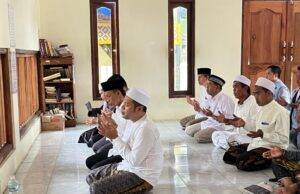 Kunjungi Para Ulama dan Kiyai, Calon Wakil Bupati Bogor Jaro Ade Minta Do’a Agar Ikhtiarnya Bersama Rudy Susmanto Diridhoi Allah SWT