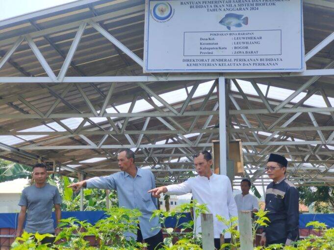 Kunjungi Pokdakan Bina Harapan di Desa Leuwimekar, Calon Wakil Bupati Bogor Jaro Ade Tegaskan Ketahanan Pangan Masuk dalam Visi dan Misinya