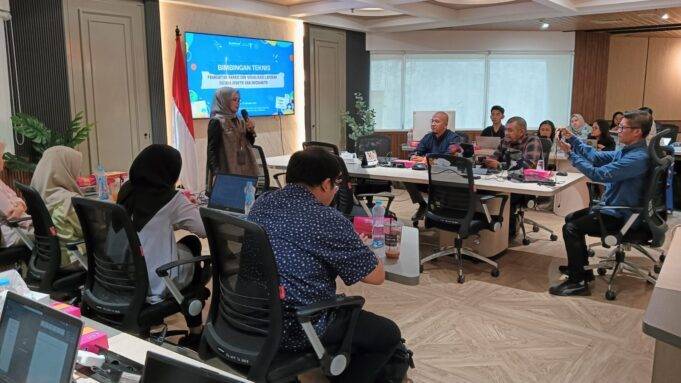Pegawai D3 Kemenparekraf Ikuti Bimtek Penyusunan Laporan Efektif Bersama JIP Bimtek Penyusunan Laporan Efektif disampaikan tiga pemateri dari Jurnalis Indonesia Peduli (JIP) untuk pegawai Deputi Bidang Pengembangan Destinasi dan Infrastruktur (D3) di Gedung Sapta Pesona, Kemenparekraf, Gambir, Jakarta Pusat, pada Kamis (24/10/2024). (JIP)