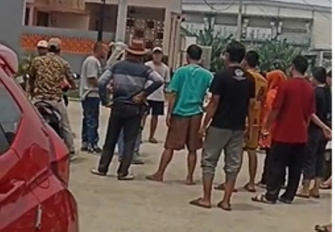 Heboh, Sejumlah Pria Diduga Preman Ancam Warga di Gunung Sindur dengan Golok