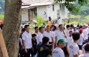 Ngubek Empang di Kelurahan Tengah Cibinong, Ini Pesan Cawabup Bogor Jaro Ade