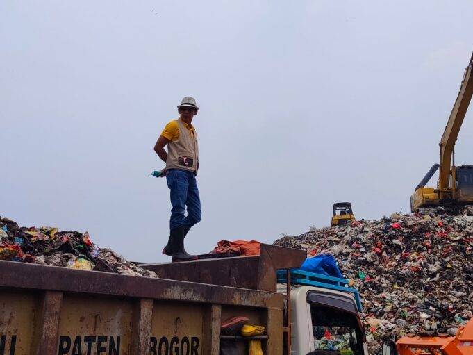 Calon Wakil Bupati Bogor Jaro Ade Minta Pemerintah Mengevaluasi Pengolahan TPA Galuga Agar Mengurangi Kerugian Masyarakat
