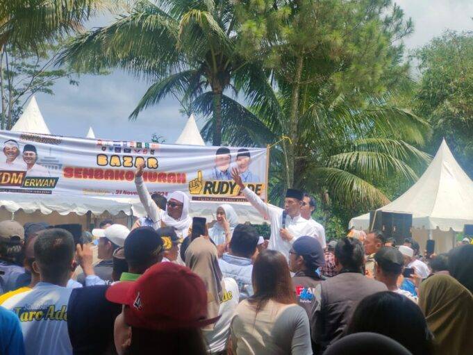 Sambangi Kecamatan Sukajaya, Calon Wakil Bupati Bogor Jaro Ade Disuguhi Keluhan Warga