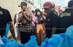 RAJA Tebar 5.000 Paket Sembako Murah untuk Masyarakat di Dapil Tiga