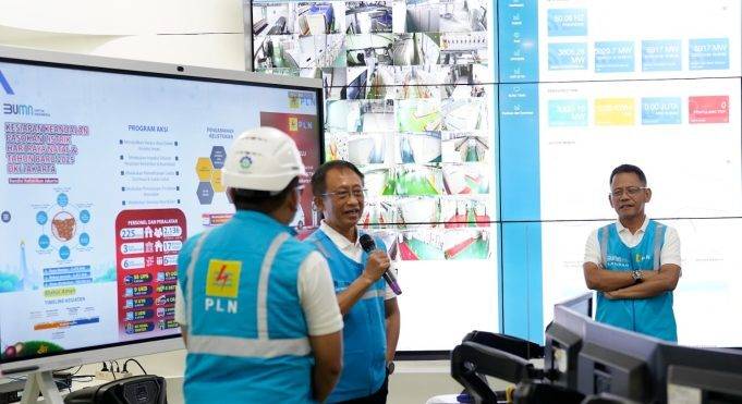 Pastikan Perayaan Nataru Jakarta Terus Menyala, Direktur Distribusi PLN Kunjungi Gereja Katedral