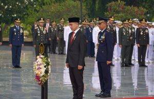 Dihadiri Wapres Gibran, Upacara Hari Pahlawan Tanpa Kedip