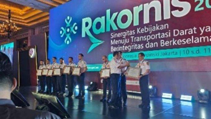 Peningkatan Kualitas Pelayanan Transportasi dengan Penyediaan Sarana dan Prasarana Transportasi yang Berkualitas