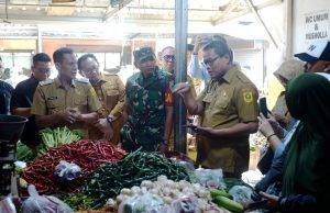 Wakil Bupati Bogor Jaro Ade Sidak di Pasar Leuwiliang, Ini yang Dilakukannya