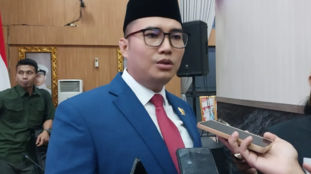 Ketua-DPRD-Bogor-Akan-Serahkan-Berkas-Hasil-Paripurna-Penetapan-Bupati-dan-Wakil-Bupati-Terpilih-03-11-2025_10_26_PM
