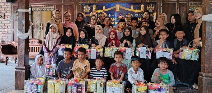 Bulan Penuh Berkah, OPCI Sukabumi Chapter Lakukan Santunan Bagi Anak Yatim dan Berbagi Takjil