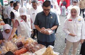 Ketua DPRD Kabupaten Bogor Sastra Winara Dukung Upaya Kadin Gelar Bazar Pangan Murah Jelang Idul Fitri di SICC