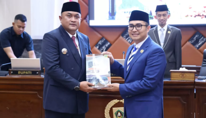 Gelar Rapat Paripurna Penyampaian LKPJ Bupati Bogor 2024, Ketua DPRD Kabupaten Bogor Sastra Winara Beri Apresiasi