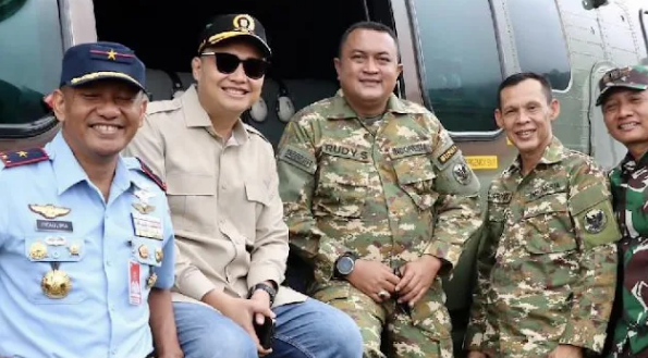 Ketua DPRD Kabupaten Bogor Sastra Winara Dampingi Bupati Bogor Tinjau Arus Mudik dari Helikopter