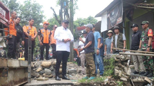 2m Bupati Bogor Rudy Susmanto. (ist)