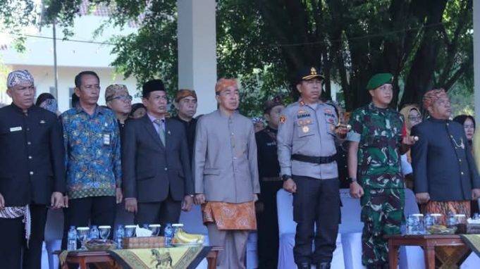 Upacara Hardiknas, “Pendidikan Adalah Proses Membangun Karakter, Akhlak Mulia Dan Peradaban Bangsa”