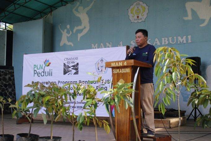 Ribuan Pohon Ditanam Serentak di MAN 4 Purabaya dalam Kolaborasi PLN dan Cisadane Resik