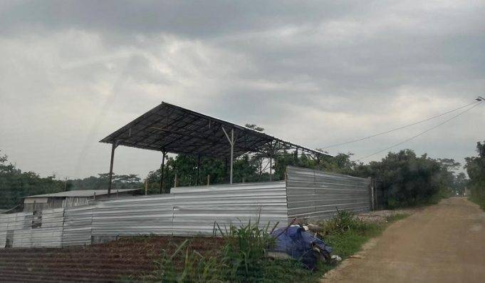 Pemda Kecolongan, Warga Protes Pendirian Gudang Rongsokan di Pajeleran Sukahati