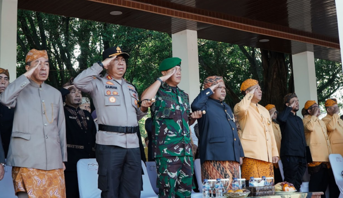 Hadiri Upacara Peringatan Hari Pendidikan Nasional Tahun 2025, Ketua DPRD Kabupaten Sukabumi Budi Azhari Tegaskan Hardiknas Bukan Sekadar Seremoni