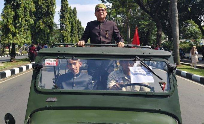 Ikut dalam Barisan Helaran Budaya Junsam Apresiasi Keberagaman Acara Kabogorfest 2025