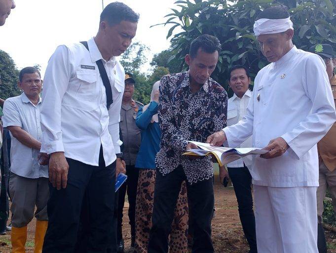 Wabup Bogor Tinjau Progres Huntap di Sukajaya, Target Rampung 2025