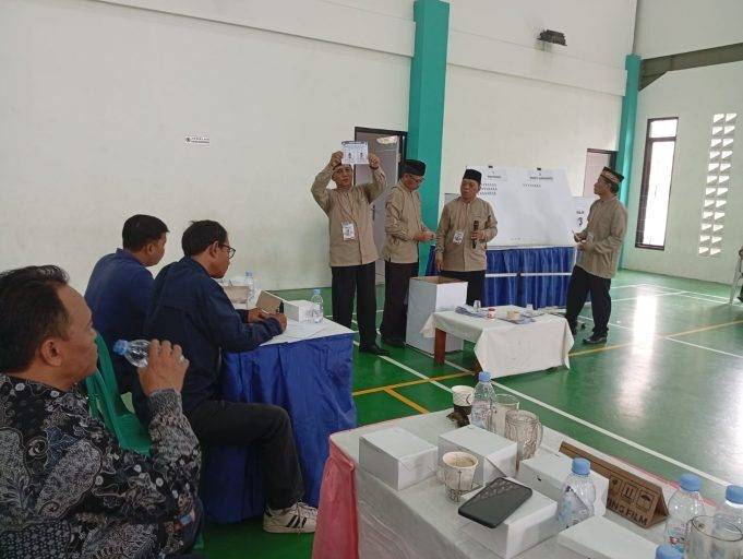 Pemilihan Ketua RW 05 Pakujaya Serpong Utara Meriah Bak Pemilihan Umum Tangsel